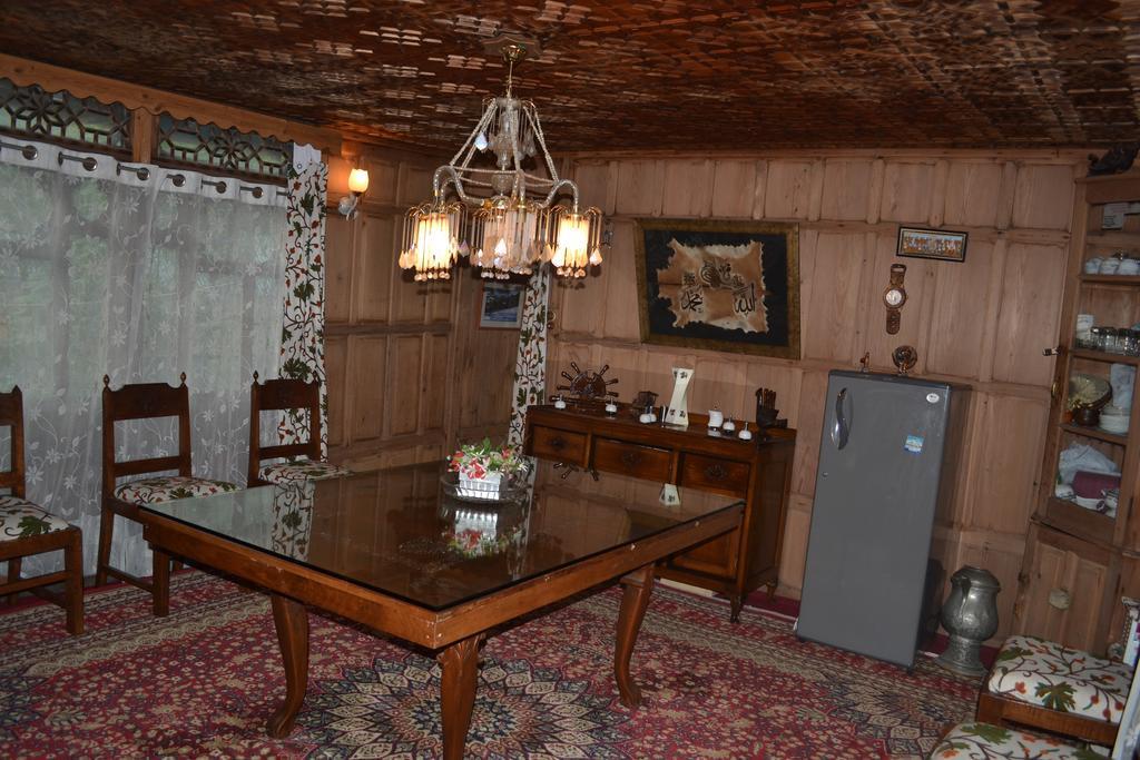 Akbar Group Of Heritage Houseboats Nagin Bagh Pokój zdjęcie