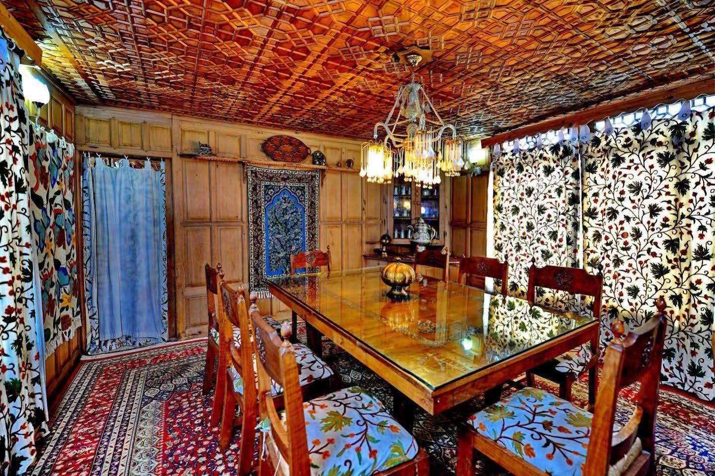 Akbar Group Of Heritage Houseboats Nagin Bagh Zewnętrze zdjęcie